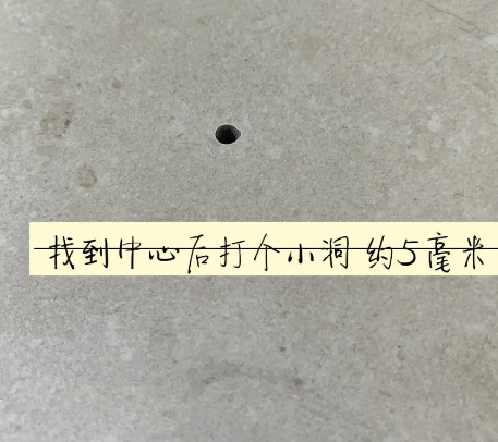 天津市瓷砖空鼓维修公司专业解答在瓷砖铺贴过程中，如果砂料搅拌不均匀，将会带来以下问题